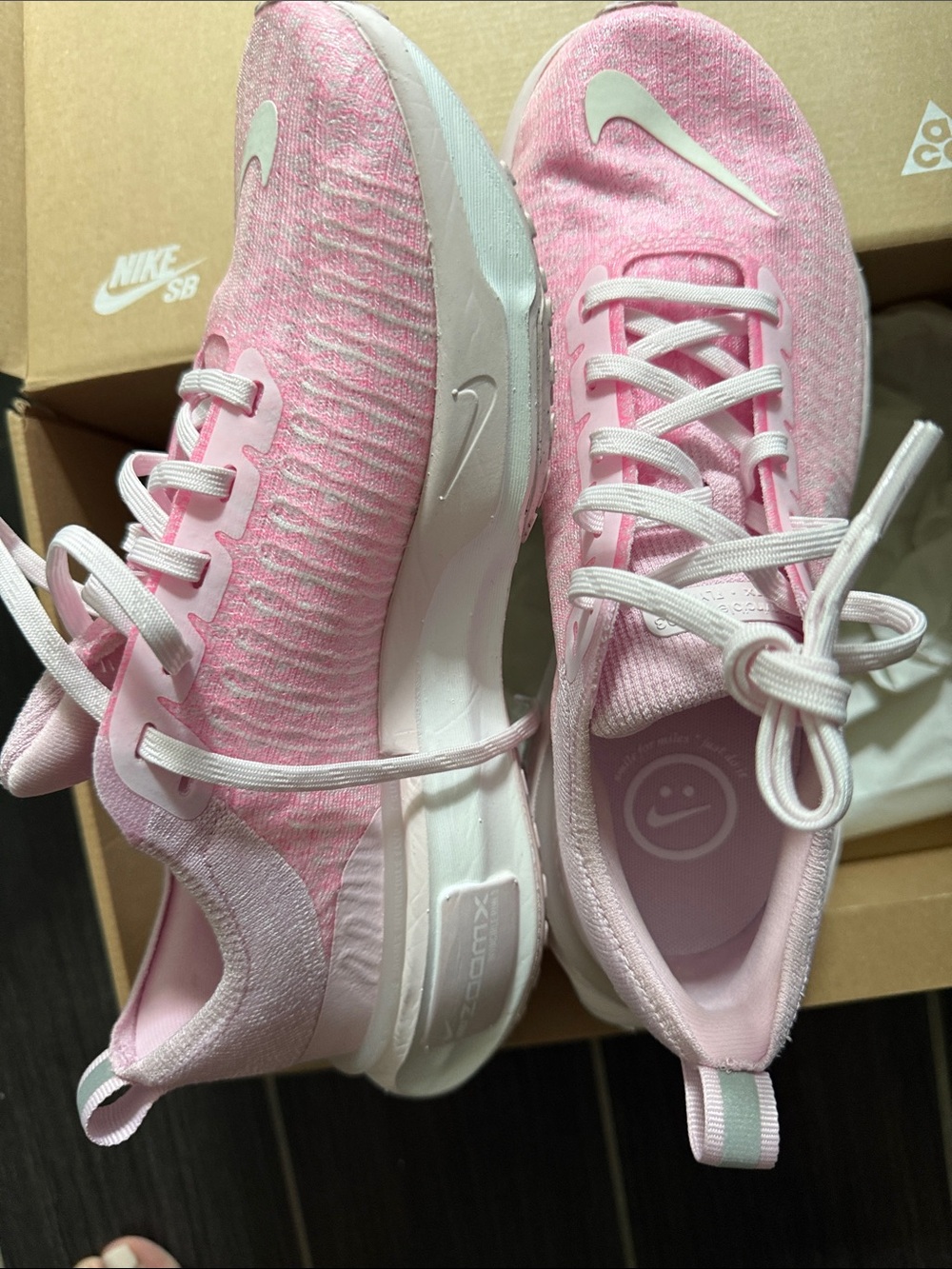 Nike Pink and White zoom invincible run FK3 new in box 8.5 women’s - Picture 1 of 4